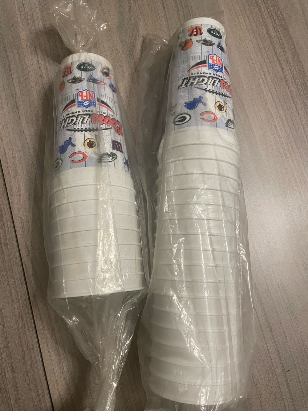Vintage NFL Coors Light Plastic Drink Cups – 25 Count – Berry Plastics